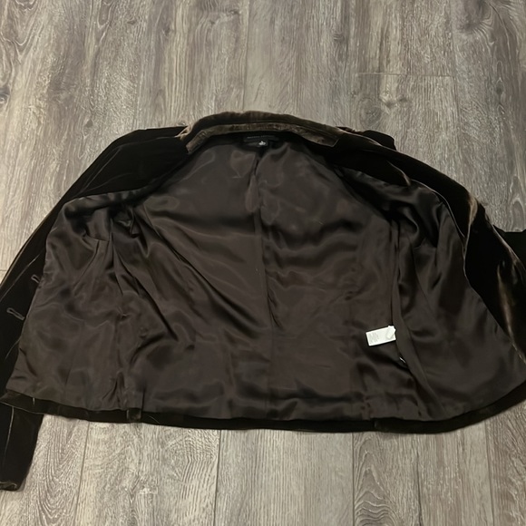 Banana Republic Velvet Blazer - Picture 6 of 10